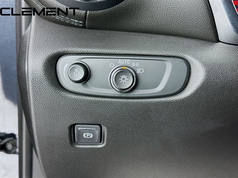 Chevrolet Blazer Vehicle Full-screen Gallery Image 12