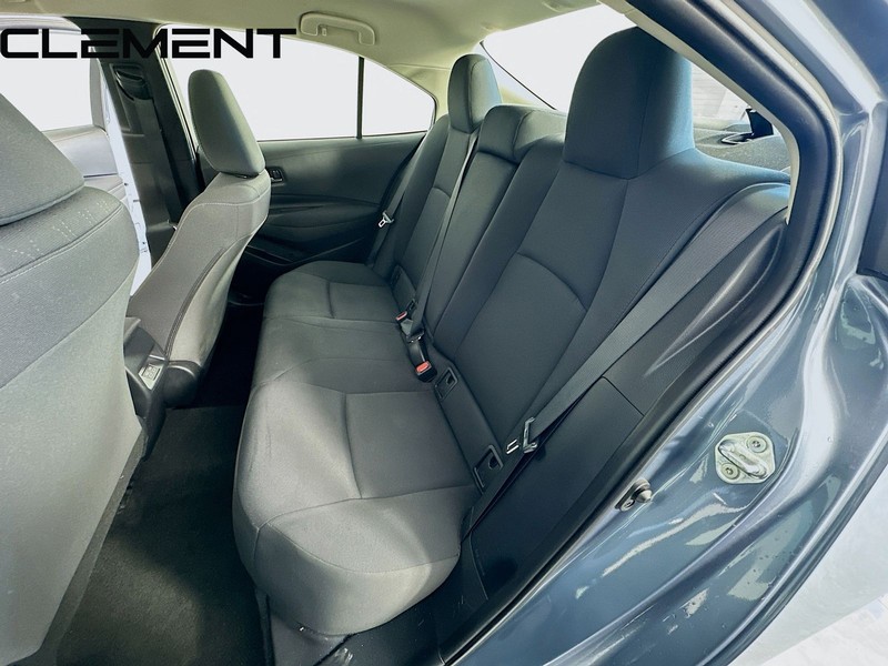 Toyota Corolla Vehicle Full-screen Gallery Image 29