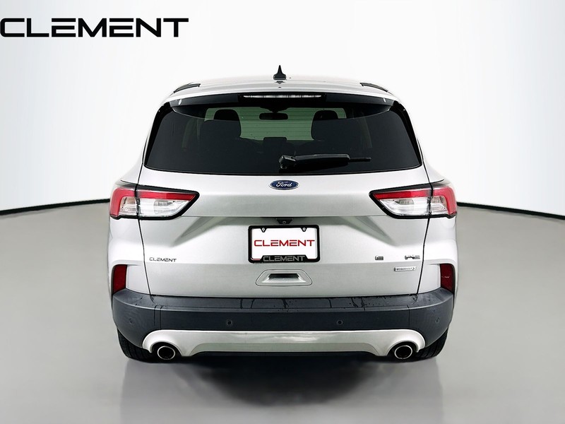 Ford Escape Vehicle Full-screen Gallery Image 7