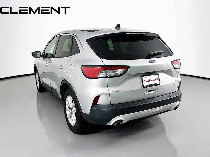 Ford Escape Vehicle Full-screen Gallery Image 8