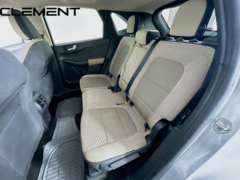 Ford Escape Vehicle Full-screen Gallery Image 31