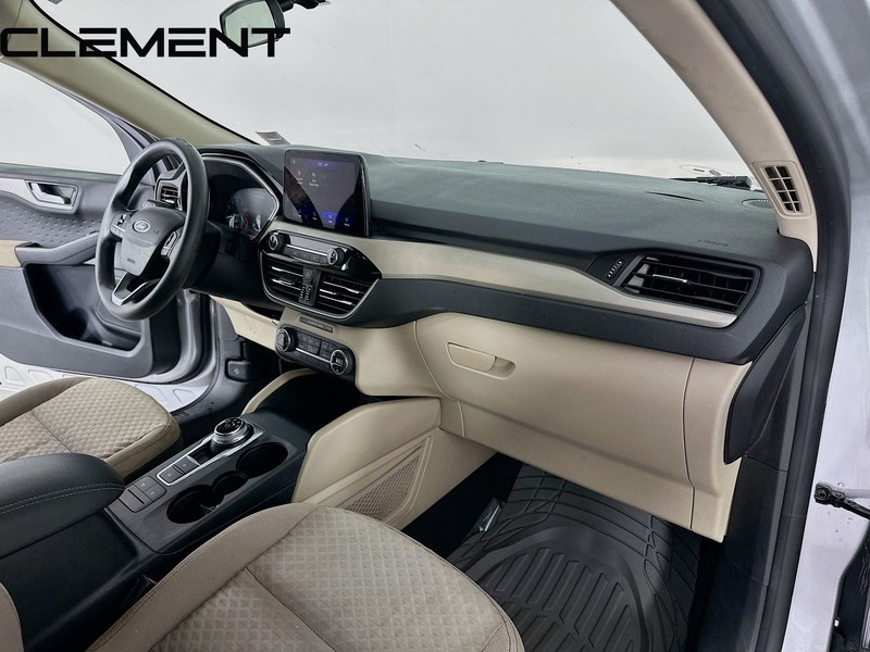 Ford Escape Vehicle Full-screen Gallery Image 33