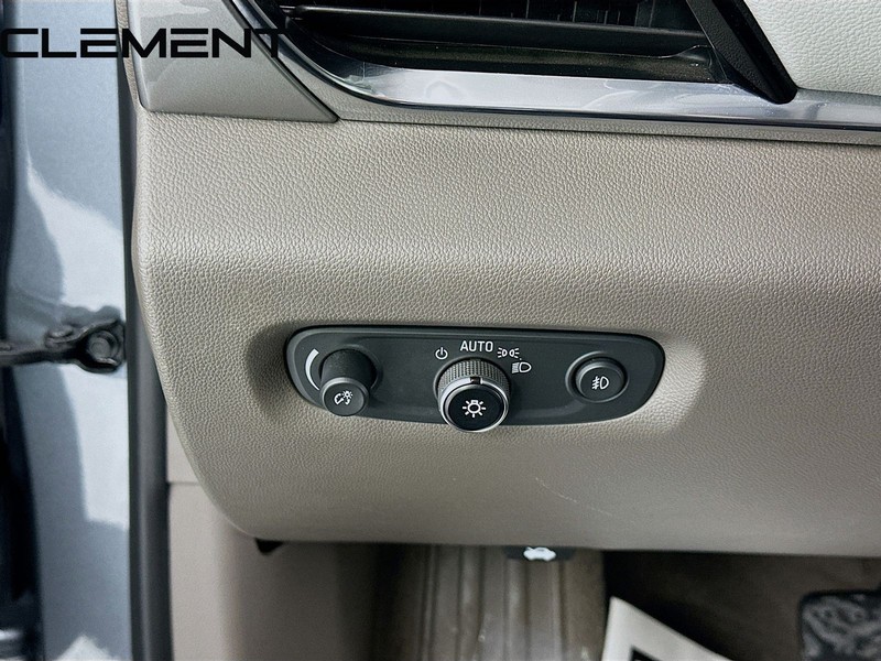 Chevrolet Traverse Vehicle Full-screen Gallery Image 12