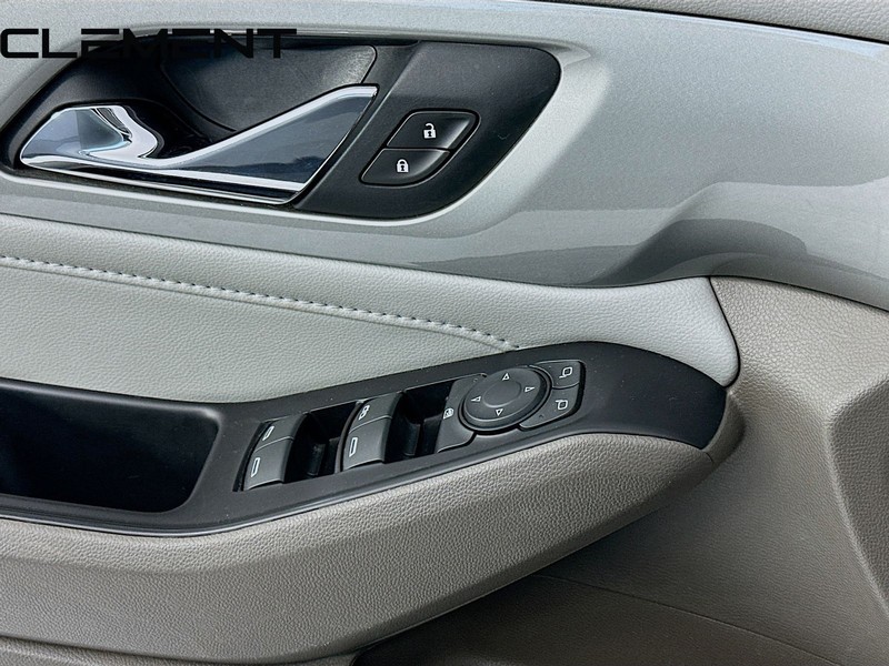 Chevrolet Traverse Vehicle Full-screen Gallery Image 23