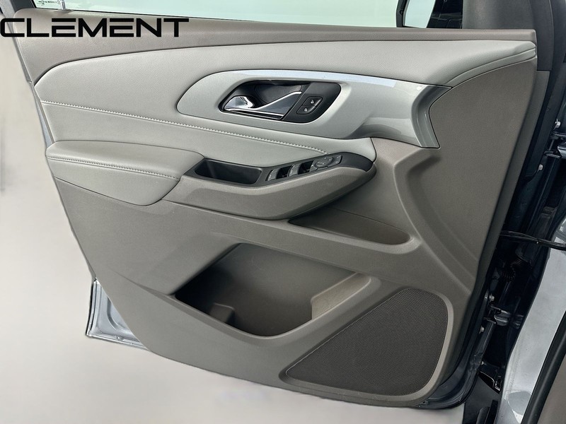 Chevrolet Traverse Vehicle Full-screen Gallery Image 24