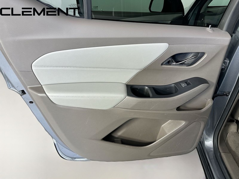 Chevrolet Traverse Vehicle Full-screen Gallery Image 28