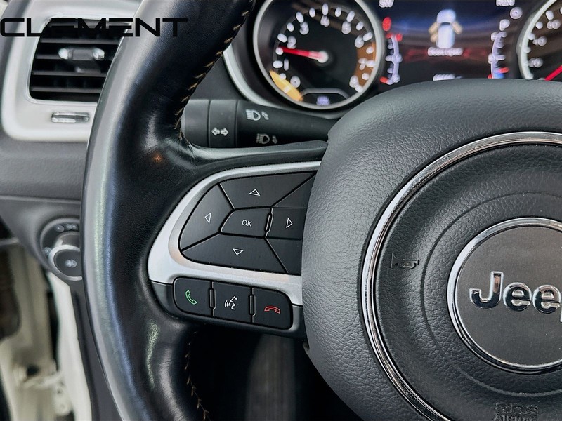 Jeep Compass Vehicle Full-screen Gallery Image 14