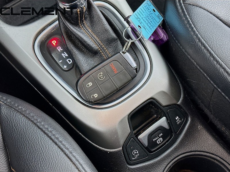 Jeep Compass Vehicle Full-screen Gallery Image 23