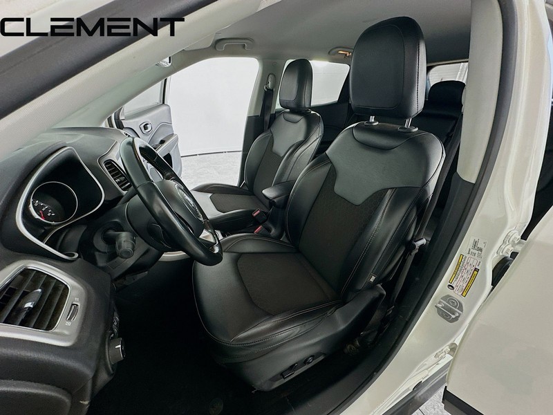 Jeep Compass Vehicle Full-screen Gallery Image 28