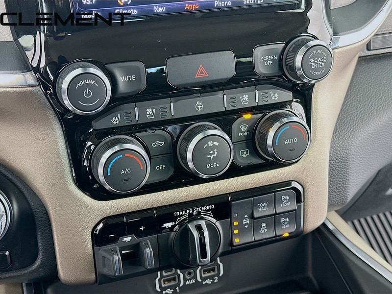 Ram 1500 Vehicle Full-screen Gallery Image 21