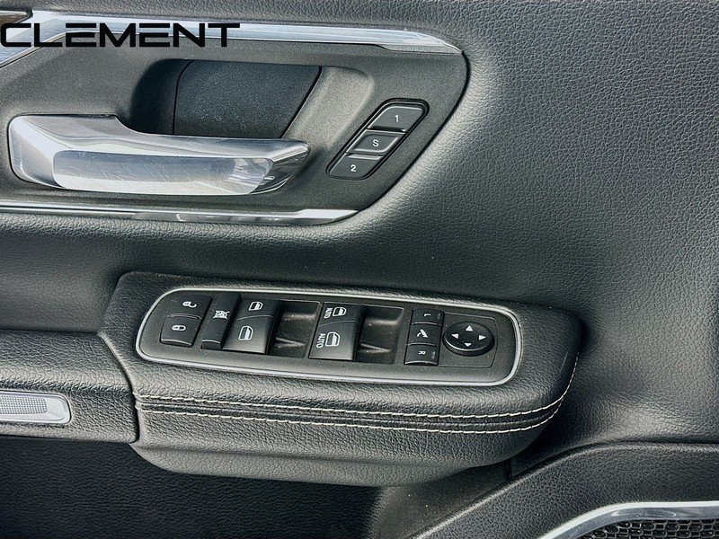 Ram 1500 Vehicle Full-screen Gallery Image 24