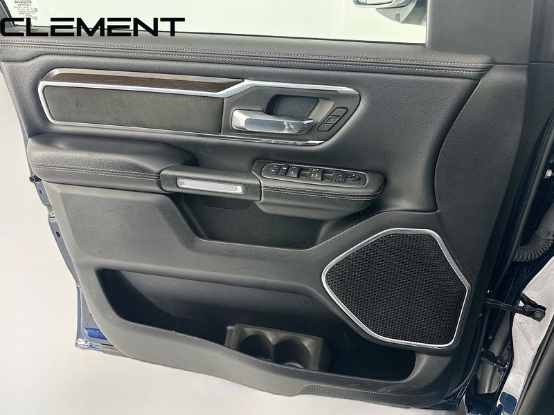 Ram 1500 Vehicle Full-screen Gallery Image 26