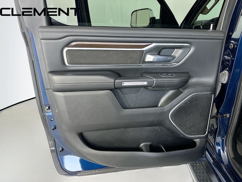 Ram 1500 Vehicle Full-screen Gallery Image 29