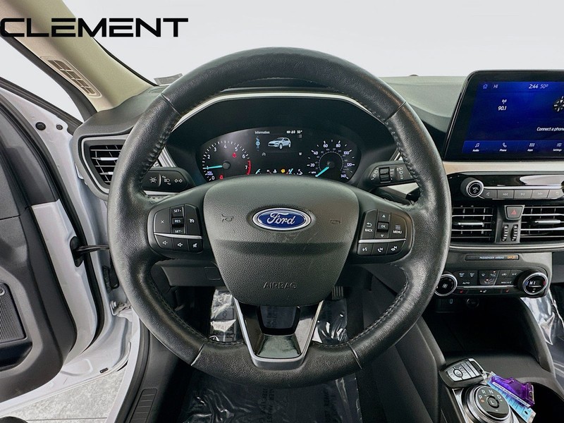 Ford Escape Vehicle Image 14