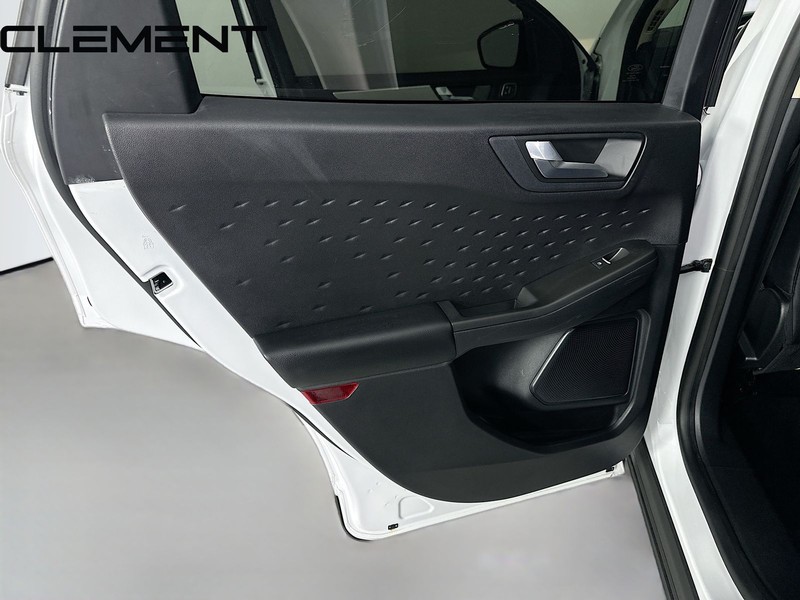 Ford Escape Vehicle Image 30