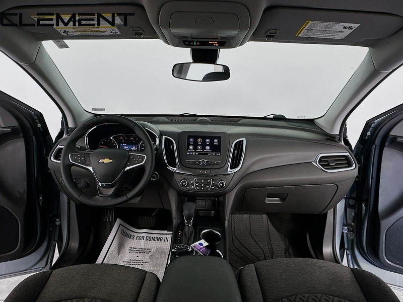 Chevrolet Equinox Vehicle Full-screen Gallery Image 11