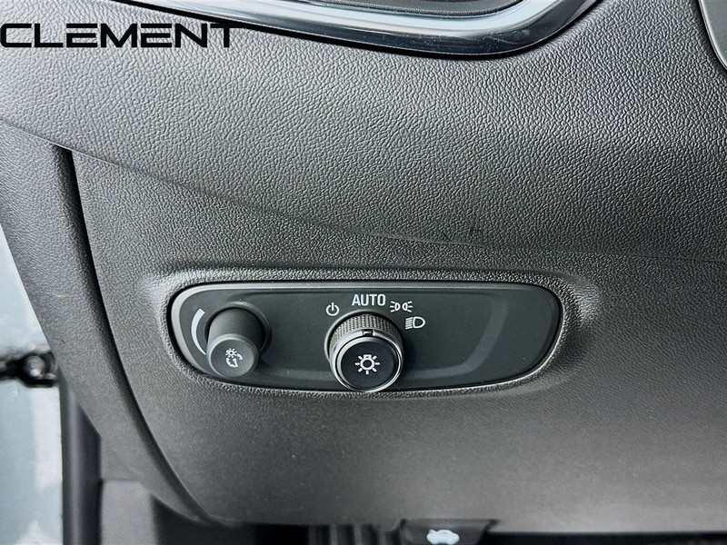 Chevrolet Equinox Vehicle Full-screen Gallery Image 12