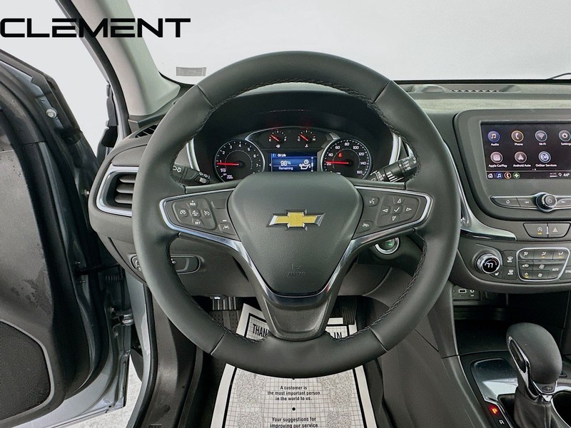 Chevrolet Equinox Vehicle Full-screen Gallery Image 13