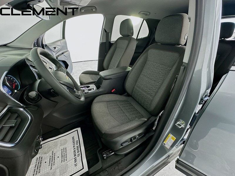 Chevrolet Equinox Vehicle Full-screen Gallery Image 28