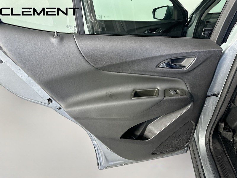 Chevrolet Equinox Vehicle Full-screen Gallery Image 29