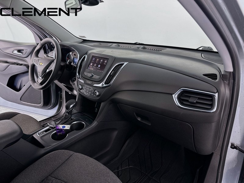 Chevrolet Equinox Vehicle Full-screen Gallery Image 33