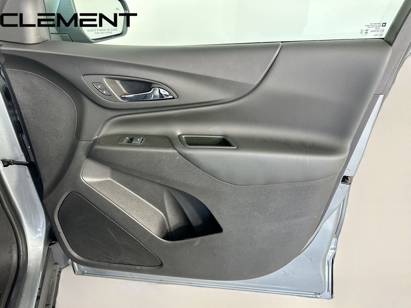 Chevrolet Equinox Vehicle Full-screen Gallery Image 34