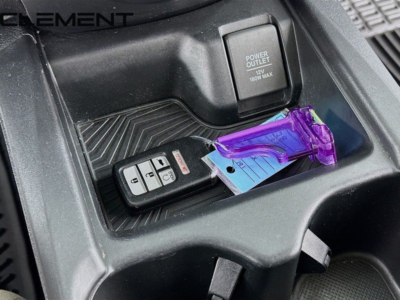 Honda CR-V Vehicle Full-screen Gallery Image 23