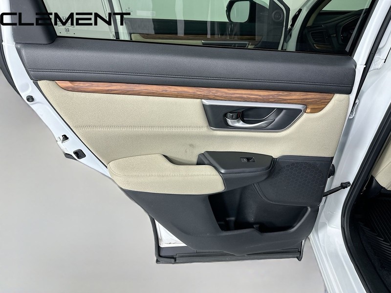 Honda CR-V Vehicle Full-screen Gallery Image 31