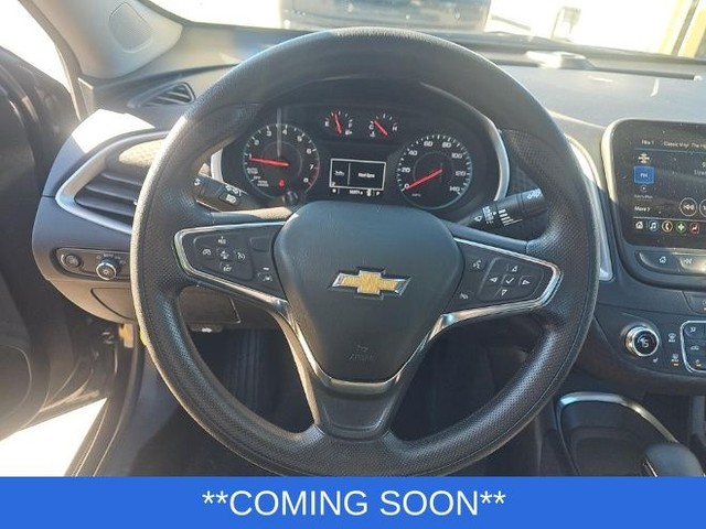 Chevrolet Malibu Vehicle Full-screen Gallery Image 03