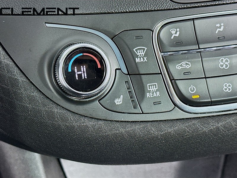 Chevrolet Malibu Vehicle Full-screen Gallery Image 22