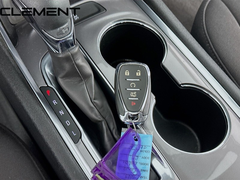 Chevrolet Malibu Vehicle Full-screen Gallery Image 23