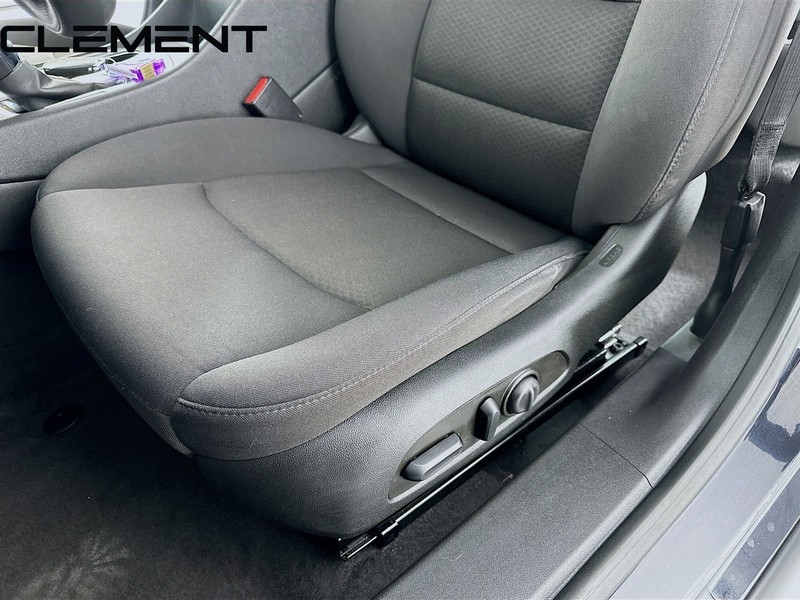 Chevrolet Malibu Vehicle Full-screen Gallery Image 27