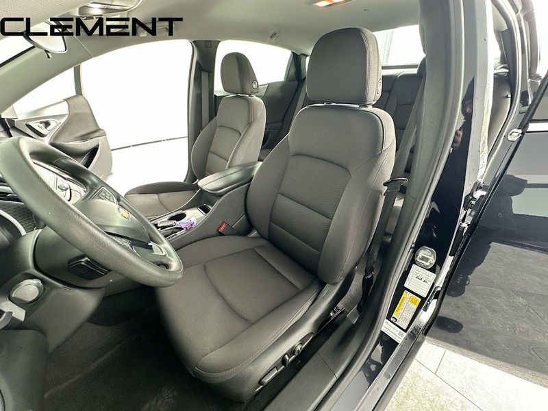 Chevrolet Malibu Vehicle Full-screen Gallery Image 28