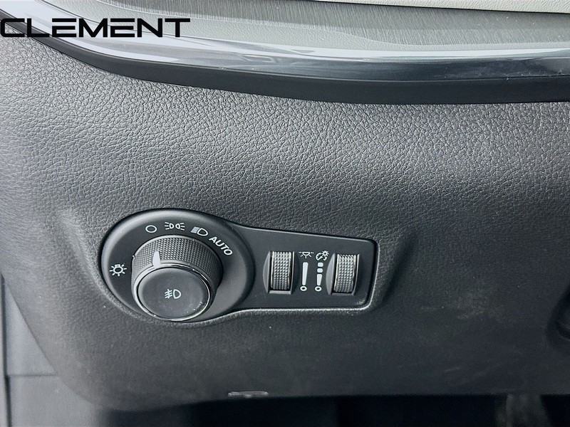 Jeep Compass Vehicle Full-screen Gallery Image 12