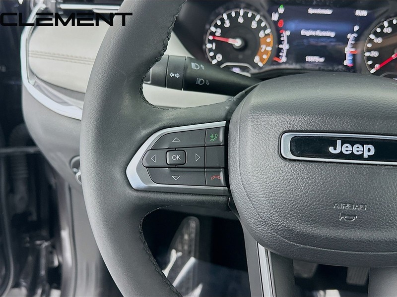 Jeep Compass Vehicle Full-screen Gallery Image 14