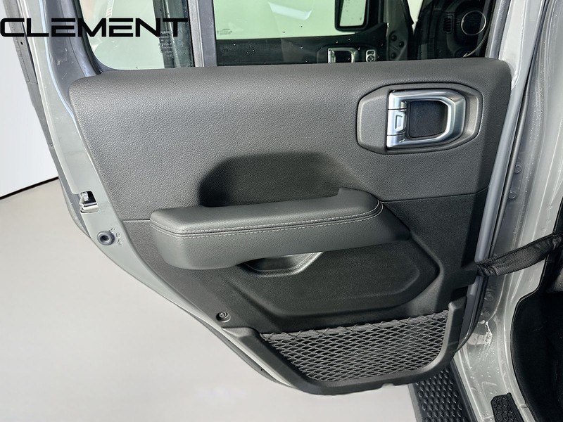 Jeep Wrangler 4xe Vehicle Full-screen Gallery Image 29