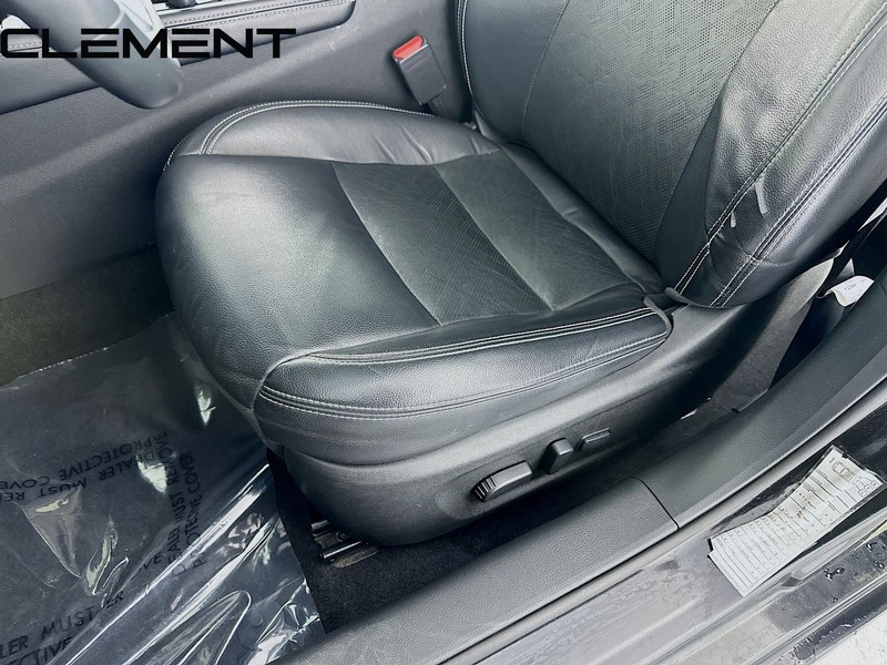 Nissan Altima Vehicle Full-screen Gallery Image 29