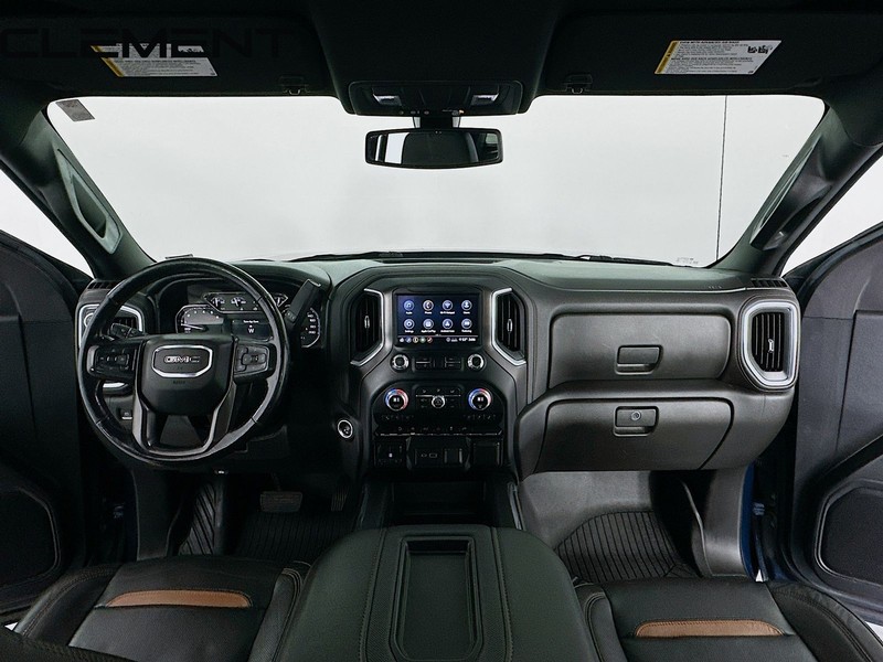 GMC Sierra 1500 Vehicle Full-screen Gallery Image 11