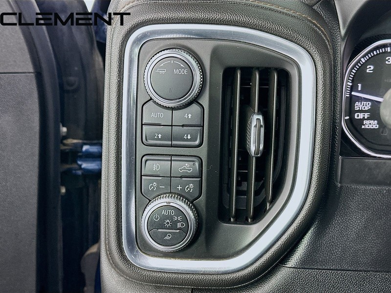 GMC Sierra 1500 Vehicle Full-screen Gallery Image 12