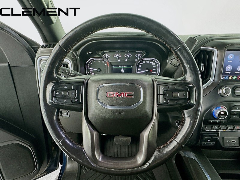 GMC Sierra 1500 Vehicle Full-screen Gallery Image 13