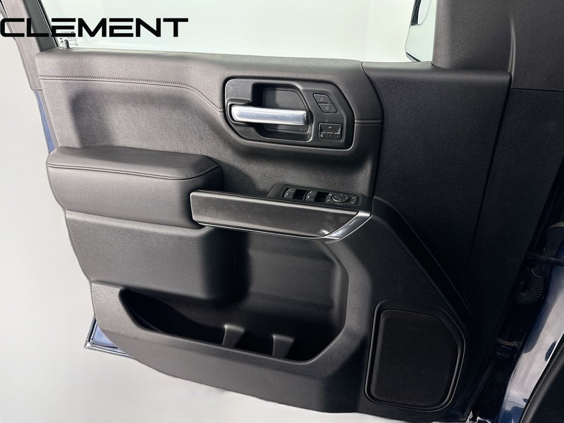 GMC Sierra 1500 Vehicle Full-screen Gallery Image 24