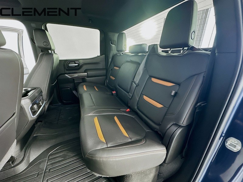 GMC Sierra 1500 Vehicle Full-screen Gallery Image 29