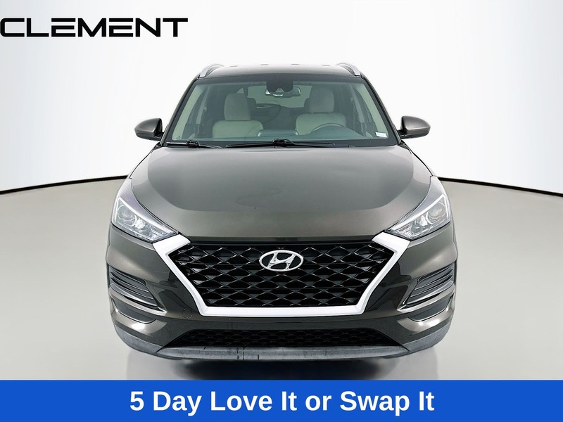 Hyundai Tucson Vehicle Full-screen Gallery Image 2