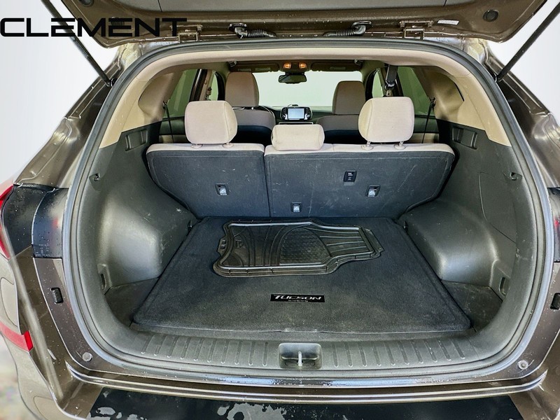 Hyundai Tucson Vehicle Full-screen Gallery Image 9