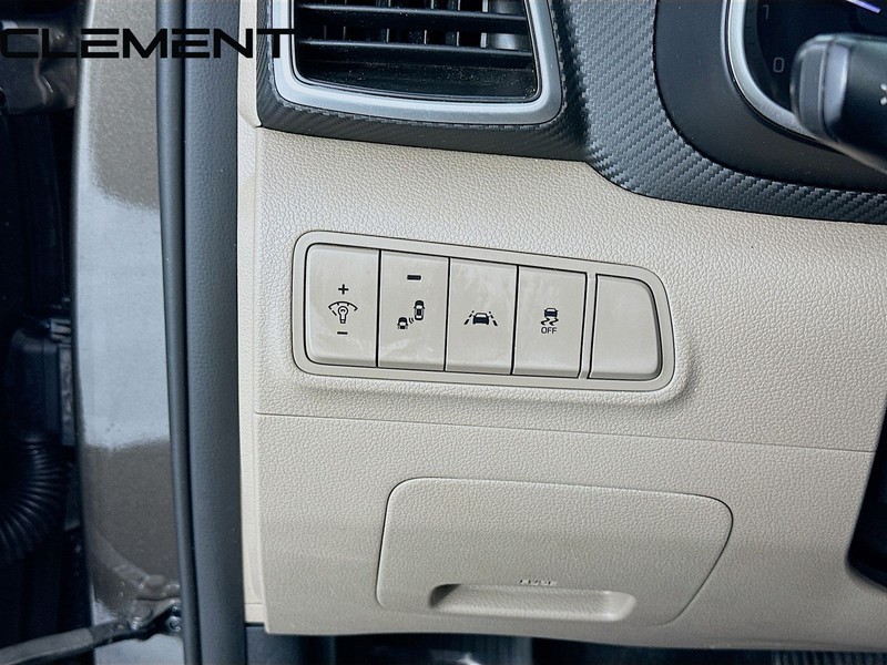 Hyundai Tucson Vehicle Full-screen Gallery Image 12