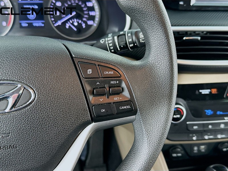 Hyundai Tucson Vehicle Full-screen Gallery Image 16