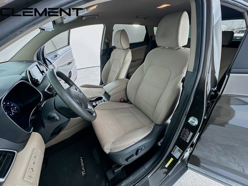 Hyundai Tucson Vehicle Full-screen Gallery Image 28