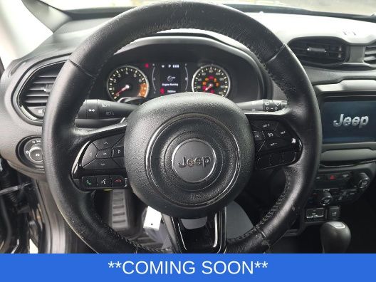 Jeep Renegade Vehicle Full-screen Gallery Image 3