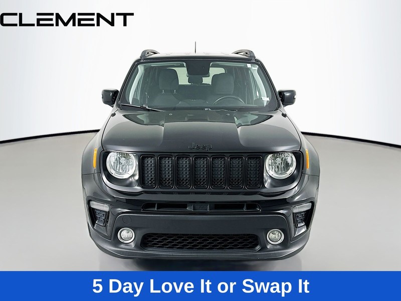 Jeep Renegade Vehicle Full-screen Gallery Image 2