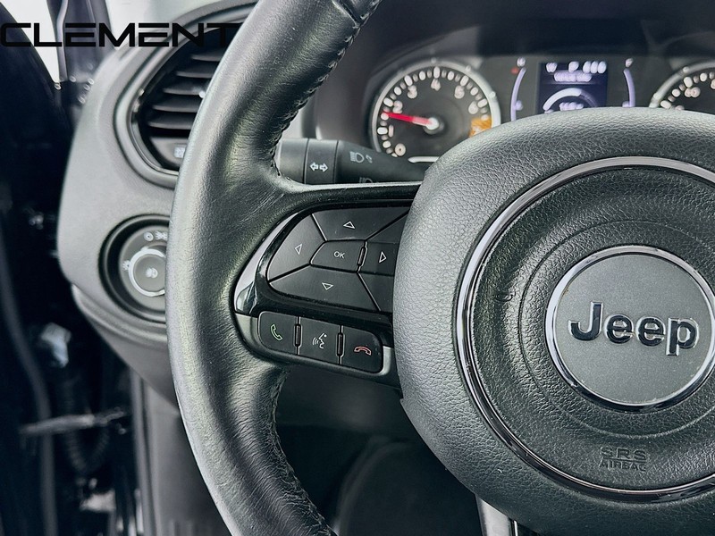 Jeep Renegade Vehicle Full-screen Gallery Image 14